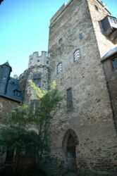Lahneck Castle inner courtyard
