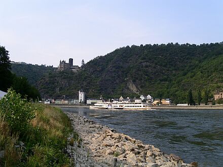 Goethe vor St.Goarshausen mit Burg Katz